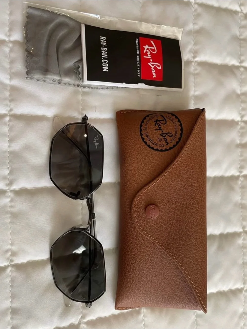 Ray-Ban Women’s Black Metal Frame Sunglasses with Brown Leather Case